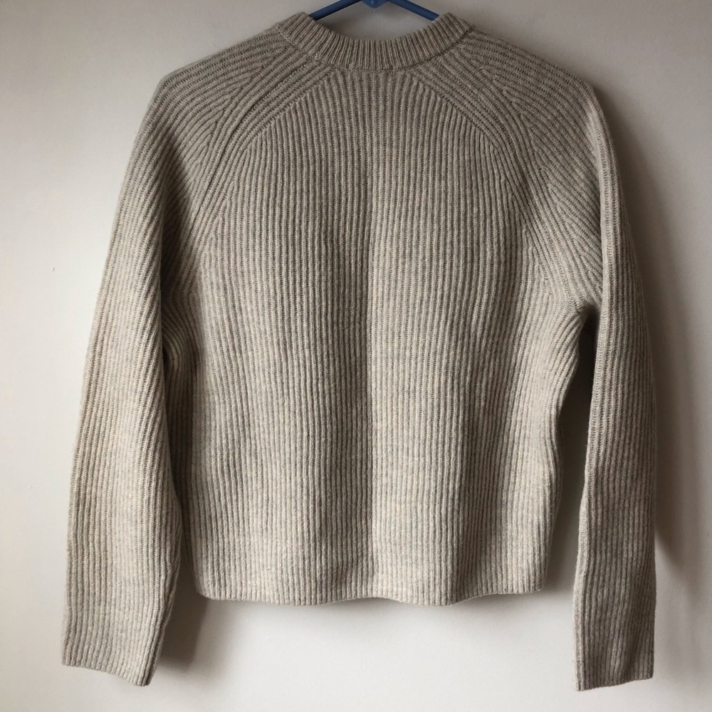 Uniqlo U ribbed wool sweater crewneck oatmeal color. - Picture 4 of 7